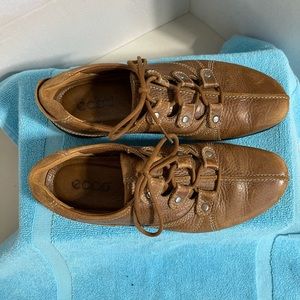 Ecco Women’s  Leather Lace up Euro Style Walking Shoes Size 36